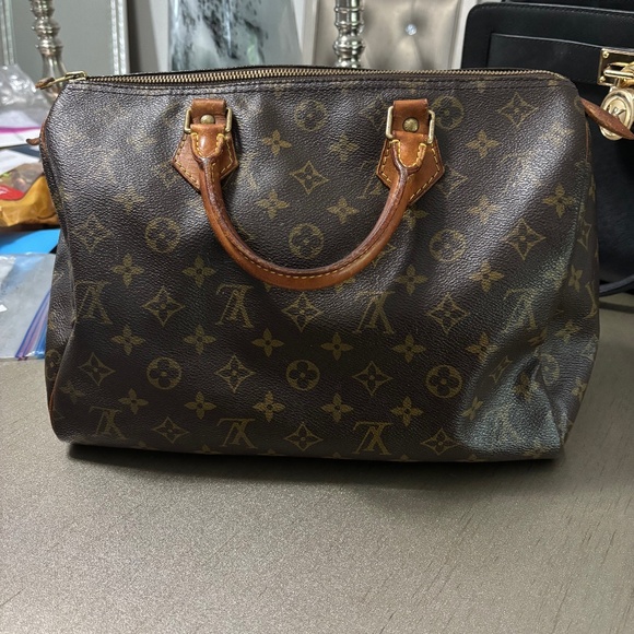 Authentic Louie Vuitton speedy bag - Picture 1 of 10